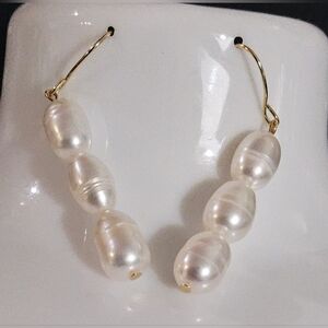 Elegant Gold and White Pearl Earrings